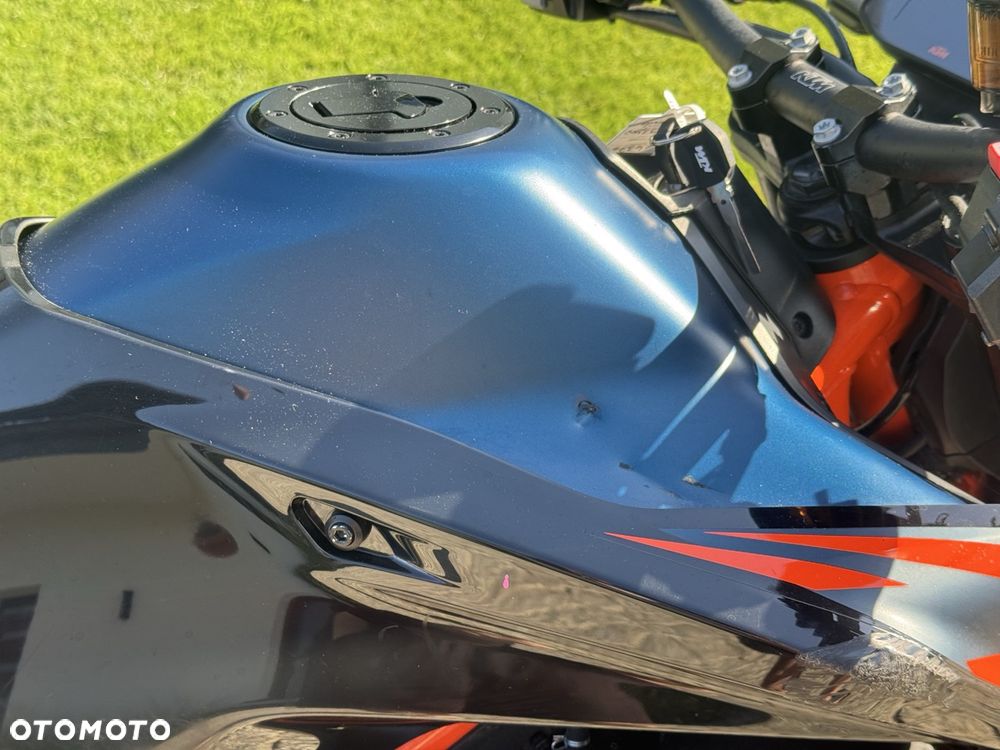 KTM DUKE 890 - 8