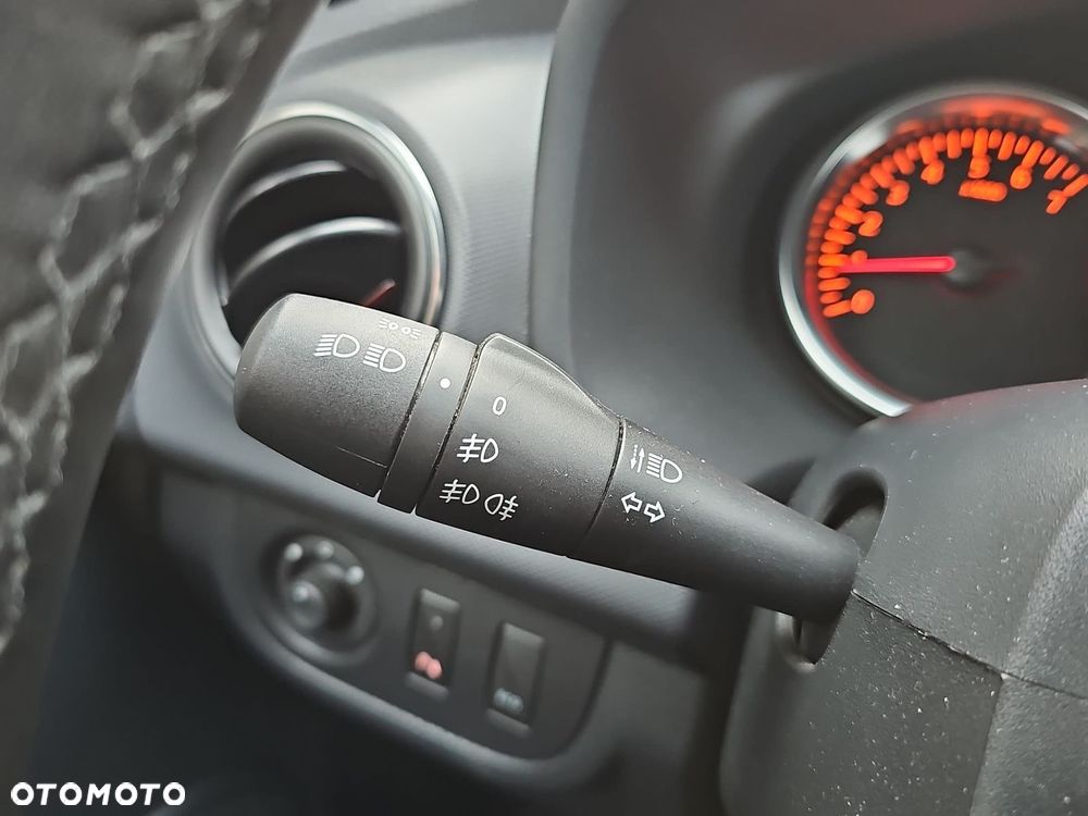 Dacia Logan 0.9 TCe Techroad S&S - 17