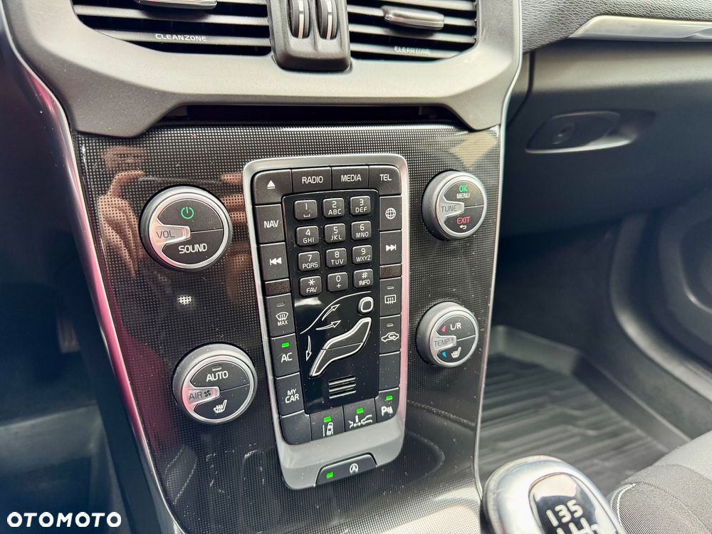 Volvo V40 D3 Momentum - 22
