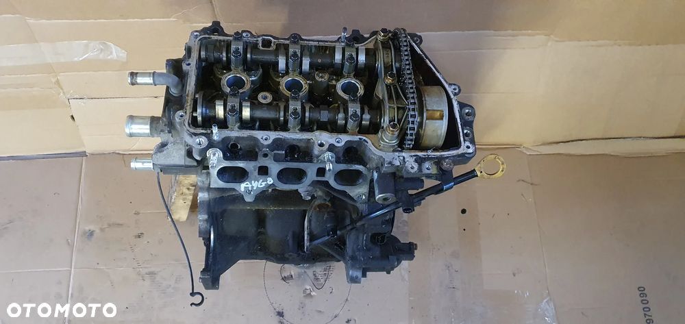Silnik słupek blok silnika Toyota Aygo 1.0 1KR-B52 - 1