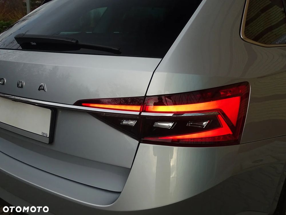 Skoda Superb 2.0 TDI SCR Style DSG - 24