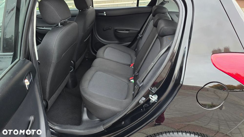 Hyundai i20 - 24