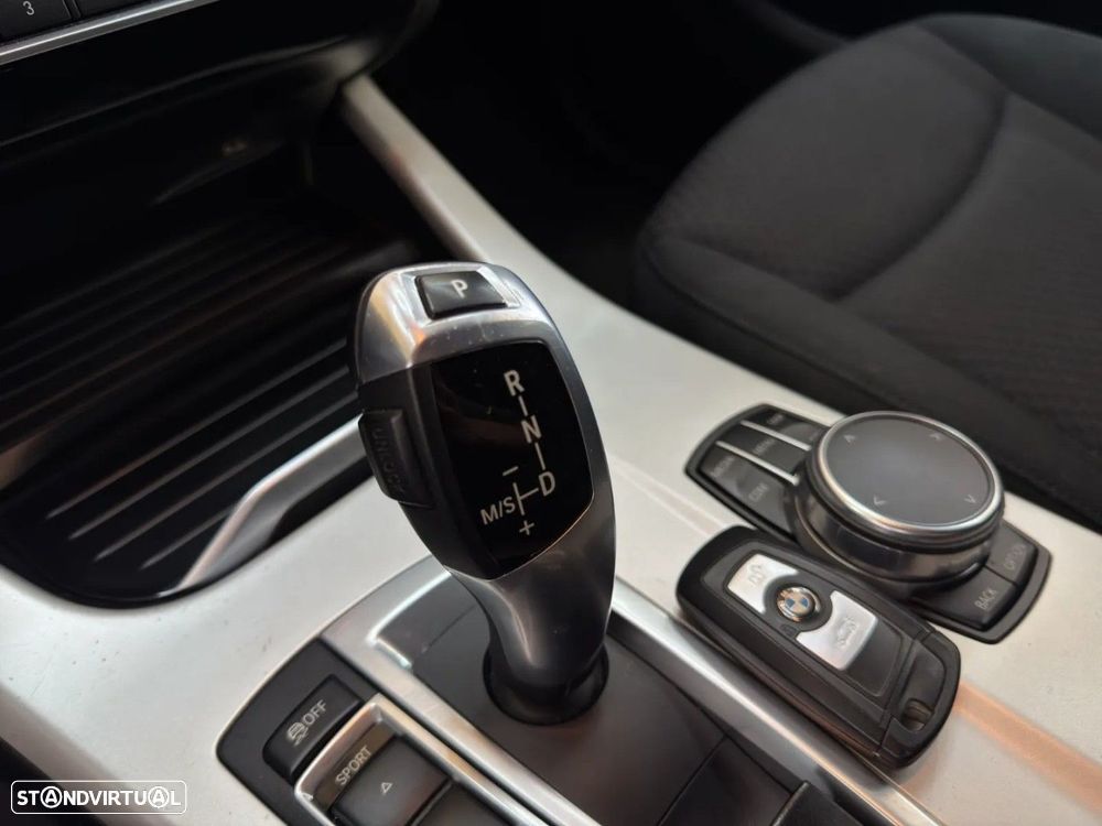 BMW X3 18 d sDrive Advantage Auto - 11