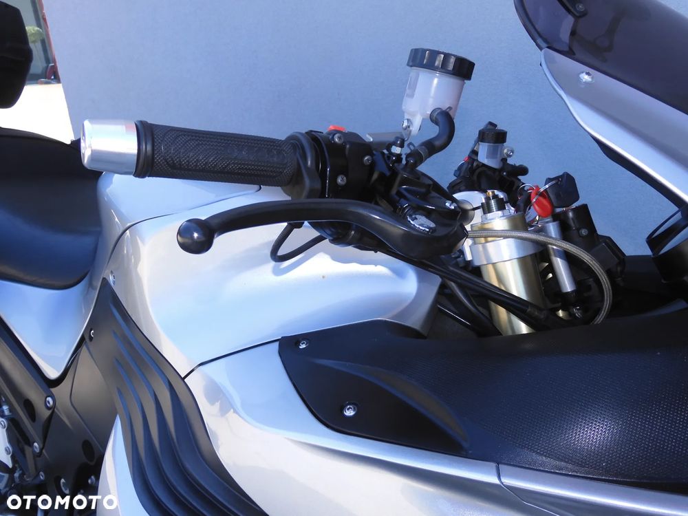 Kawasaki ZZR - 8