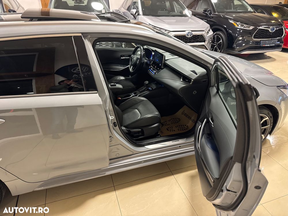 Toyota Corolla 2.0 HSD Exclusive Plus GR Sport Bi-Tone - 11