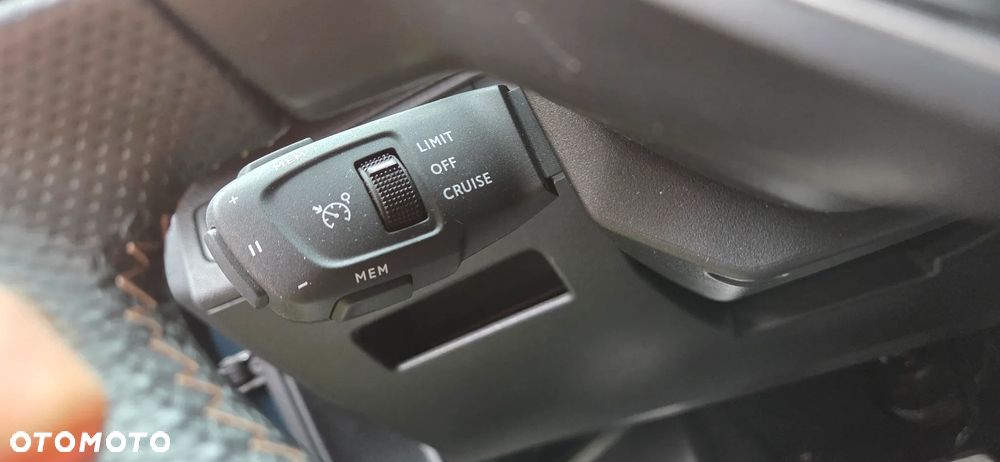 Peugeot 3008 1.6 PureTech Hybrid PHEV Allure Pack S&S EAT8 - 13