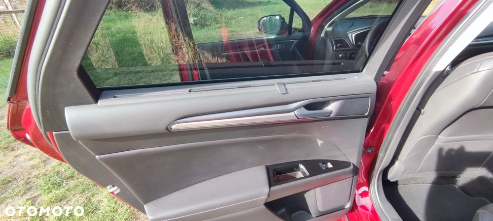 Ford Mondeo - 26