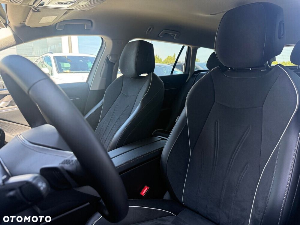 Volkswagen Passat - 13
