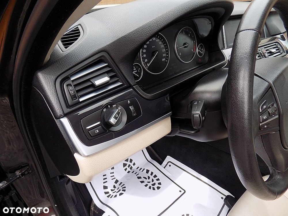 BMW Seria 5 518d - 10