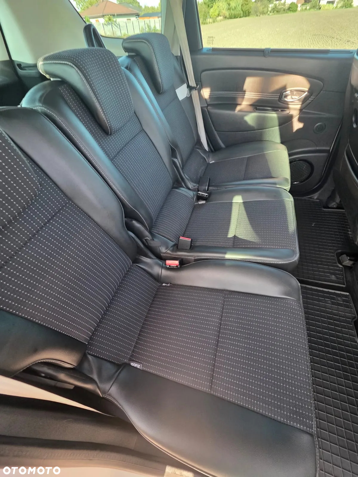 Renault Grand Scenic Gr 1.9 dCi Bose Edition - 26