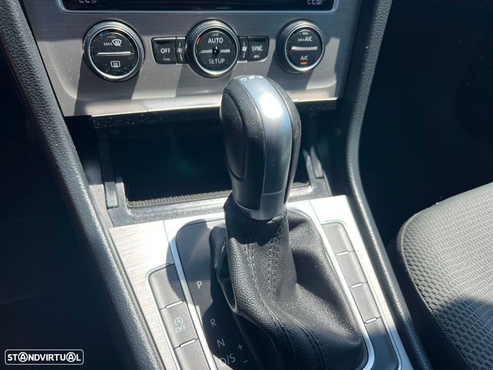 VW Golf 1.6 TDi Confortline DSG - 15