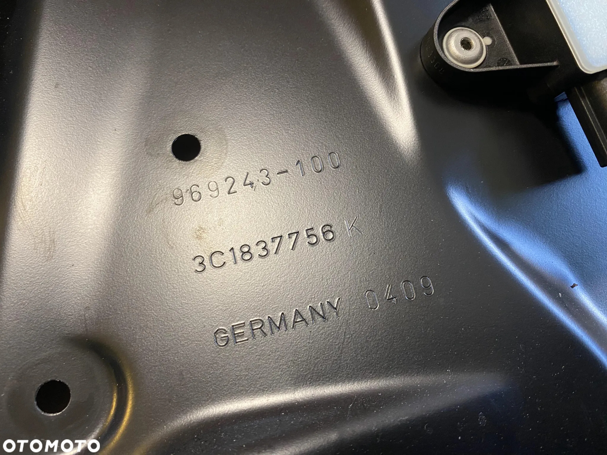 Podnośnik mechanizm szyb Volkswagen Passat B6 prawy przód OE - 2