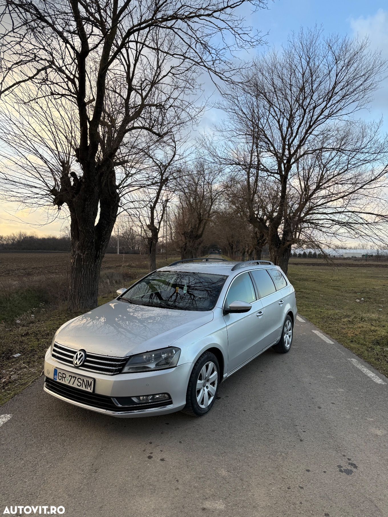 Volkswagen Passat - 1