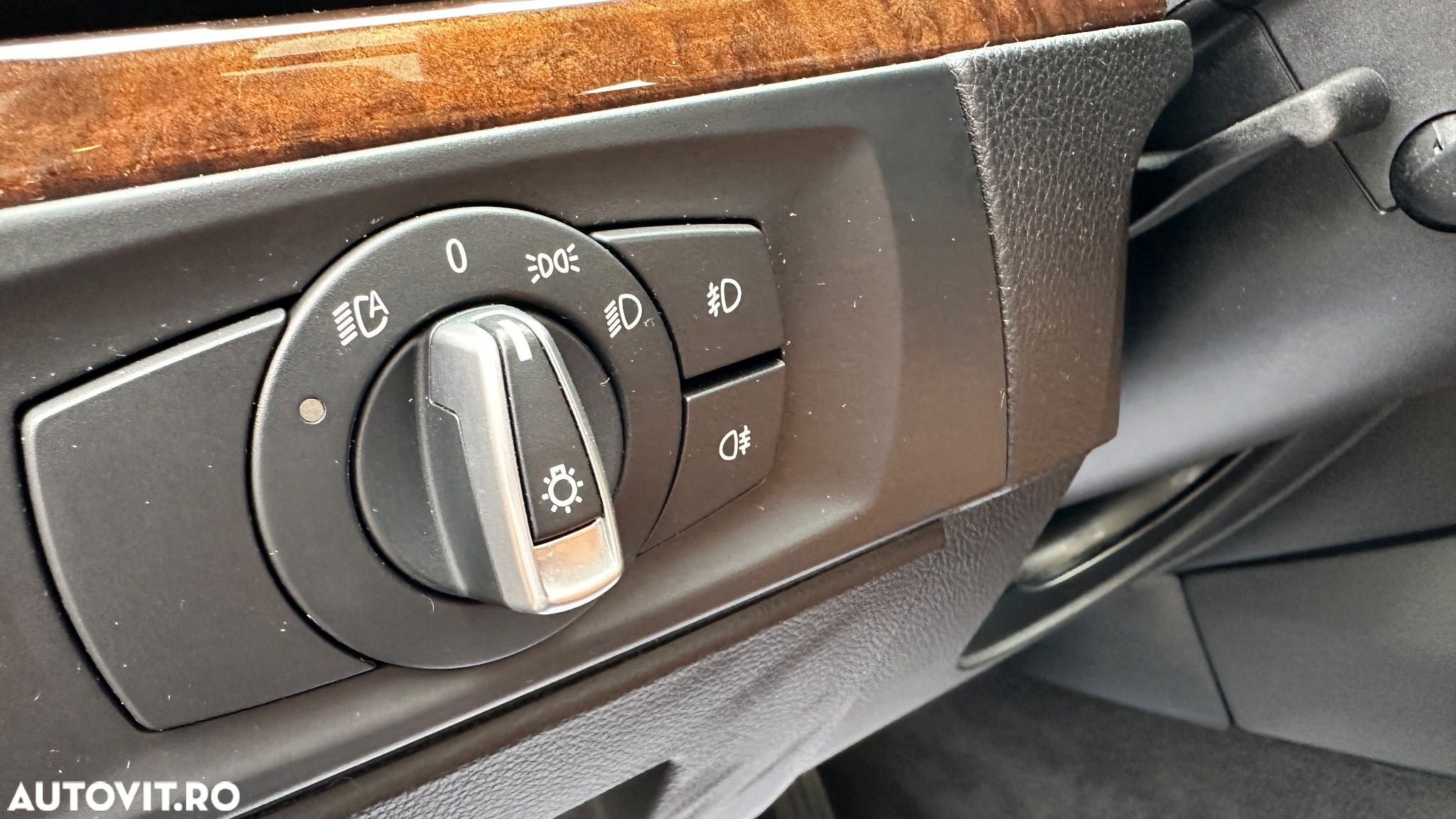 BMW Seria 3 320d xDrive DPF Touring Aut. - 11