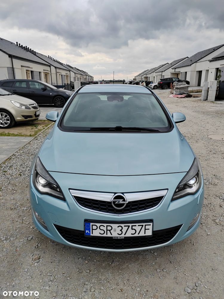Opel Astra 1.7 CDTI DPF Cosmo - 11