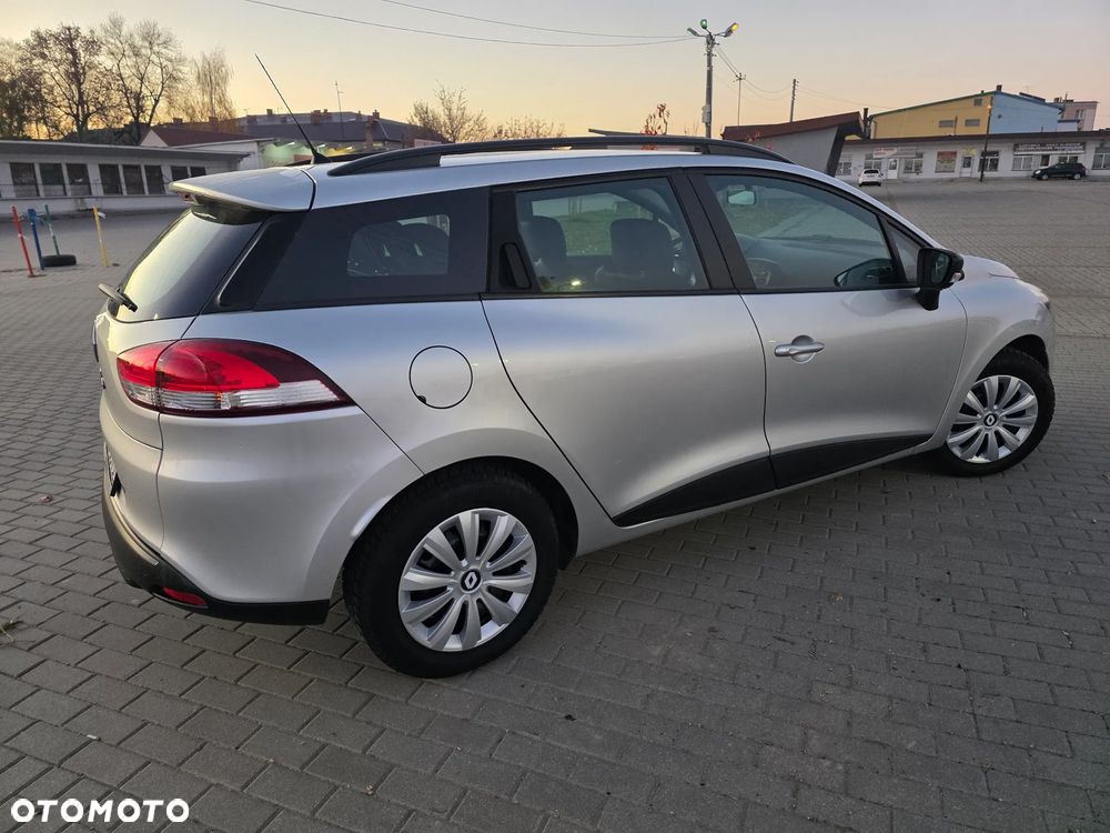 Renault Clio 1.2 16V 75 Expression - 9