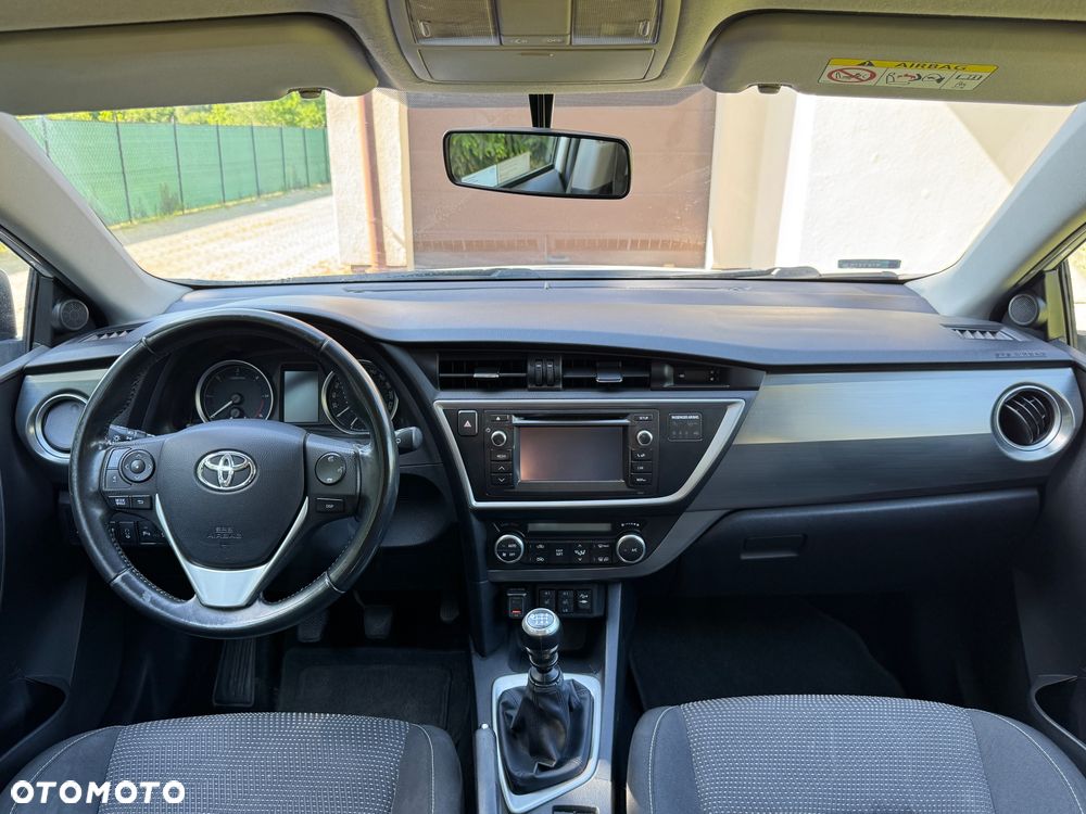 Toyota Auris 2.0 D-4D Premium - 8