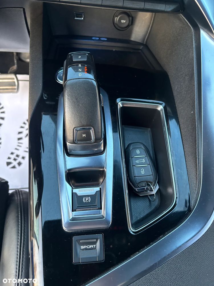 Peugeot 5008 BlueHDi 180 EAT6 GT - 32