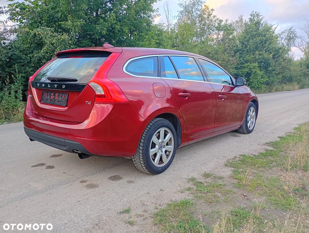 Volvo V60 T4 Momentum - 8