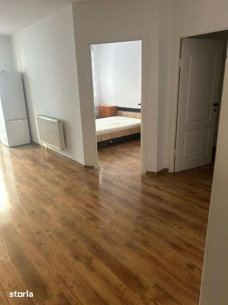 Apartament cu 3 camere, parcare, balcon, zona Stejarului — fotografia 3