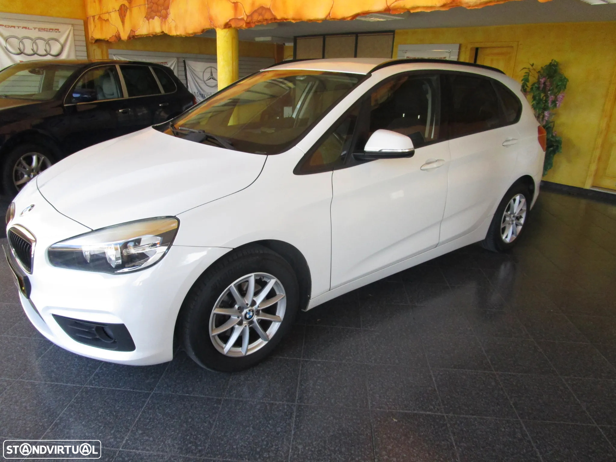 BMW 216 Active Tourer d Line Luxury Auto - 10