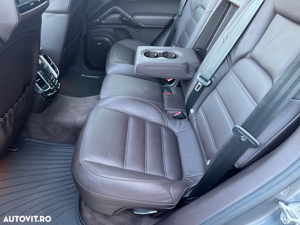 Porsche Cayenne Tiptronic S - 24