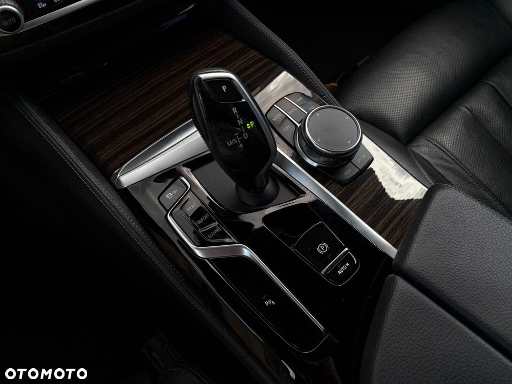 BMW Seria 5 530d xDrive mHEV M Sport sport - 24