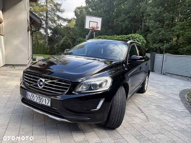 Volvo XC 60 D5 AWD Momentum - 4