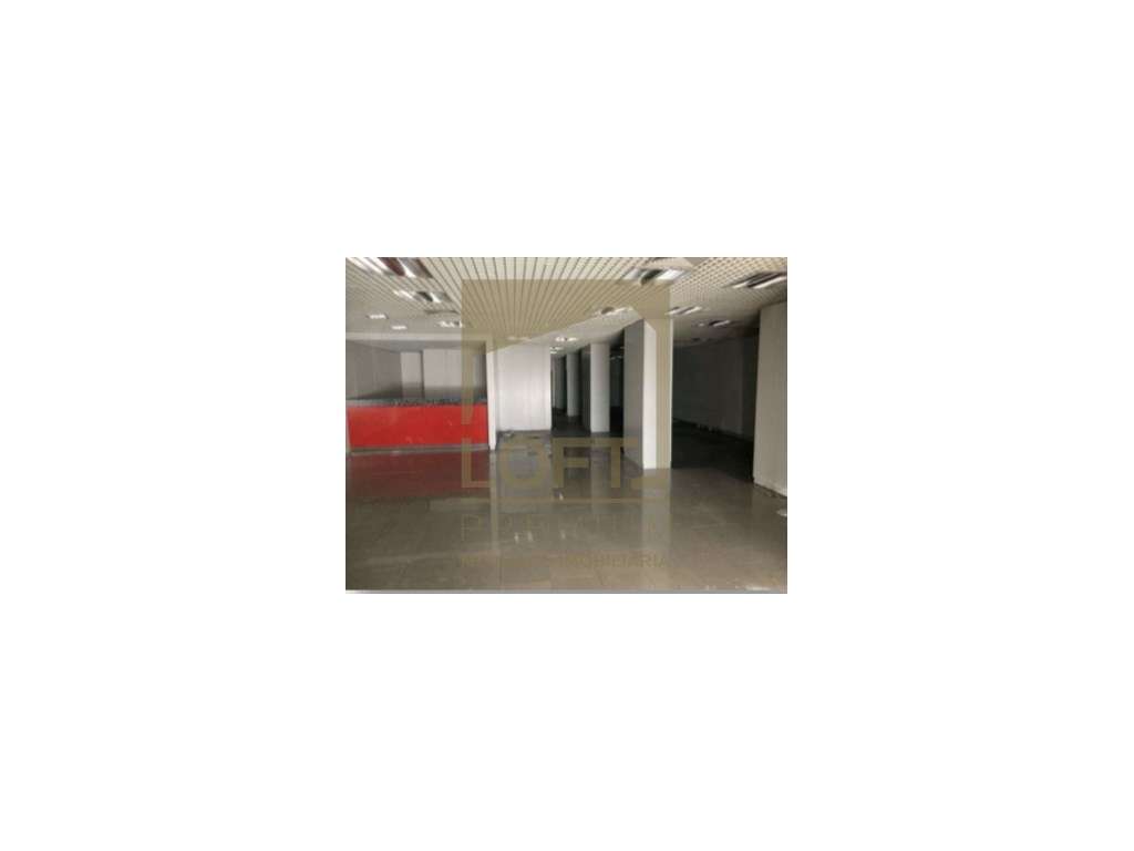 Loja com 2 Pisos no centro da Maia - Grande imagem: 2/6