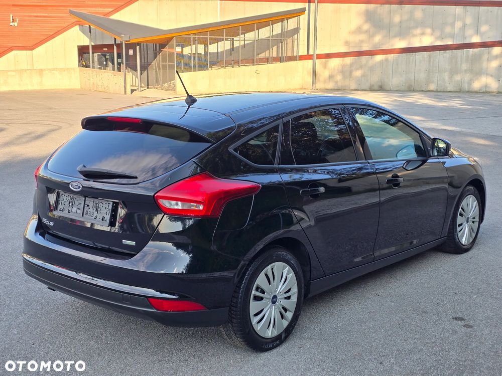 Ford Focus 1.0 EcoBoost Titanium - 4