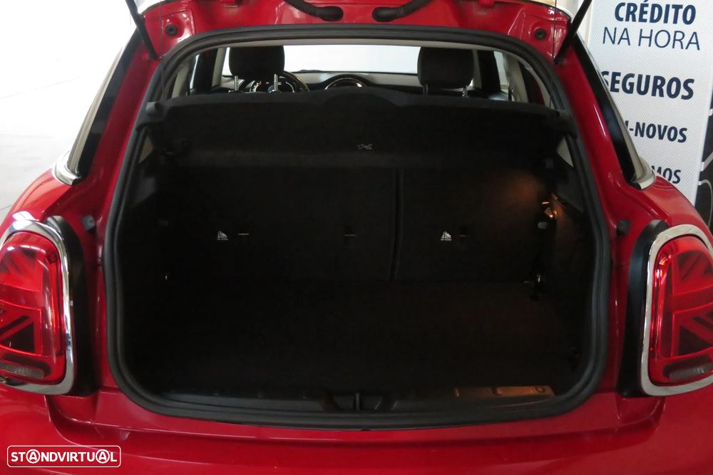 MINI 5 Portas Cooper Auto - 39