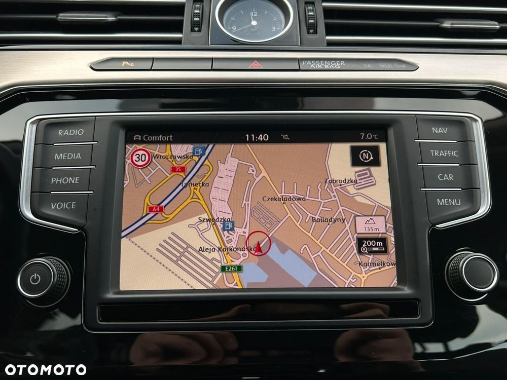 Volkswagen Passat - 25