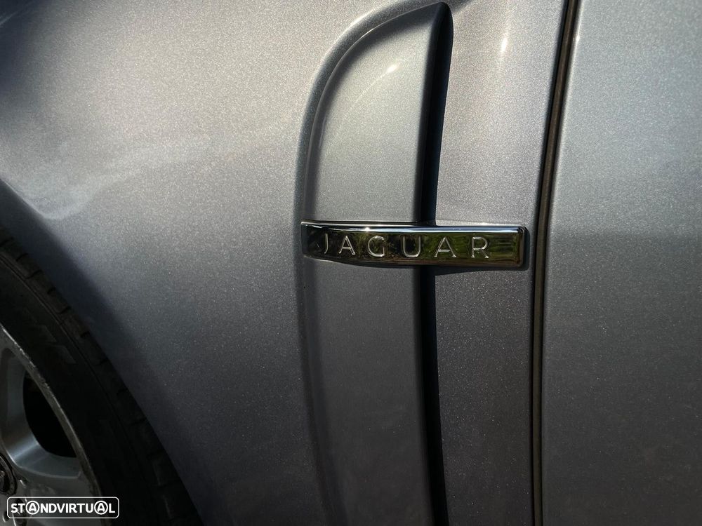 Jaguar XF 2.7 D V6 Premium Luxury - 19