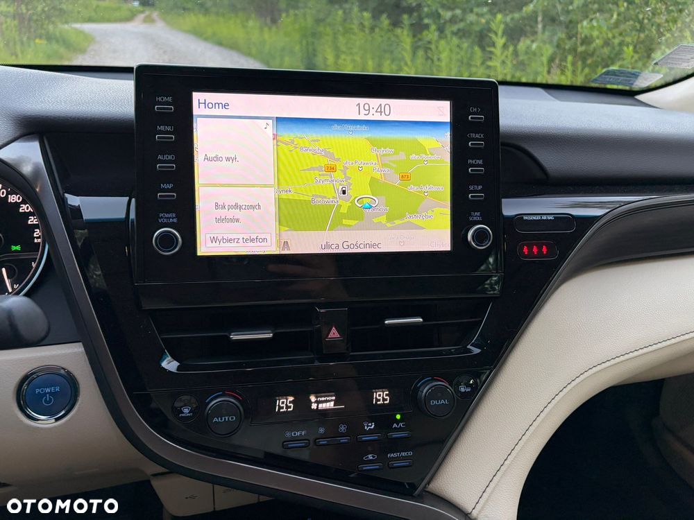 Toyota Camry 2.5 Hybrid Executive CVT - 29