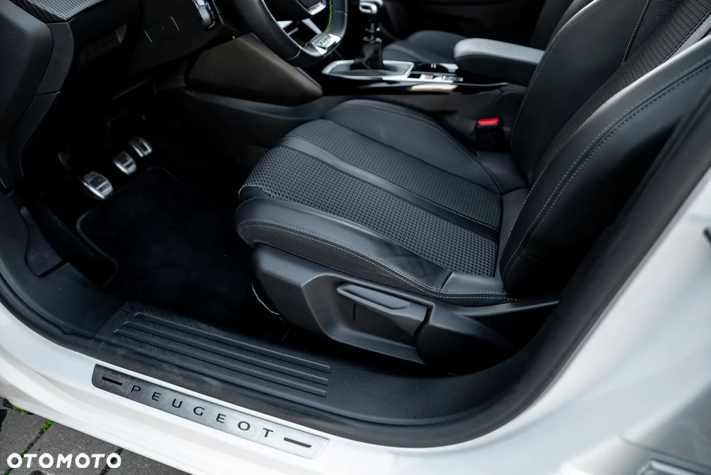 Peugeot 2008 1.2 PureTech GT S&S - 21