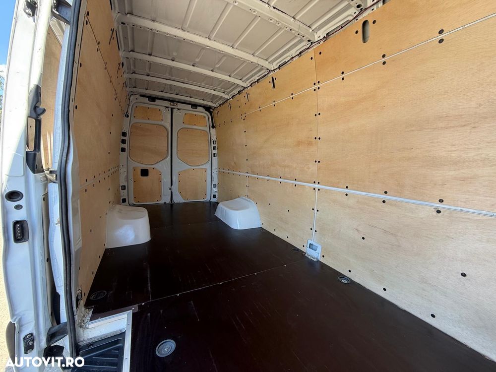 Mercedes-Benz Sprinter - 16