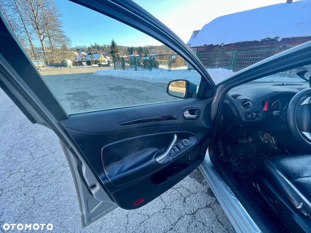 Ford Mondeo 2.0 TDCi Ghia - 19