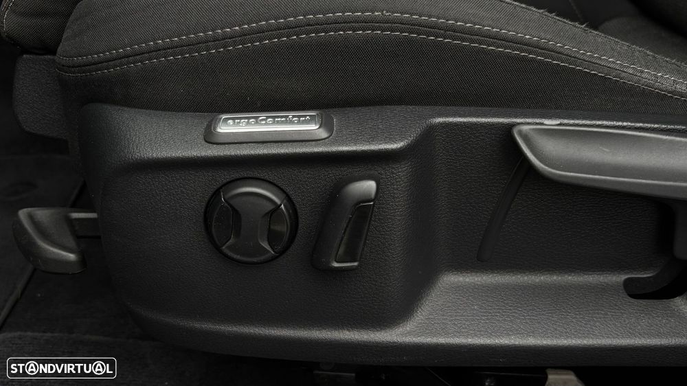 VW Passat Variant 2.0 TDi Highline DSG - 19