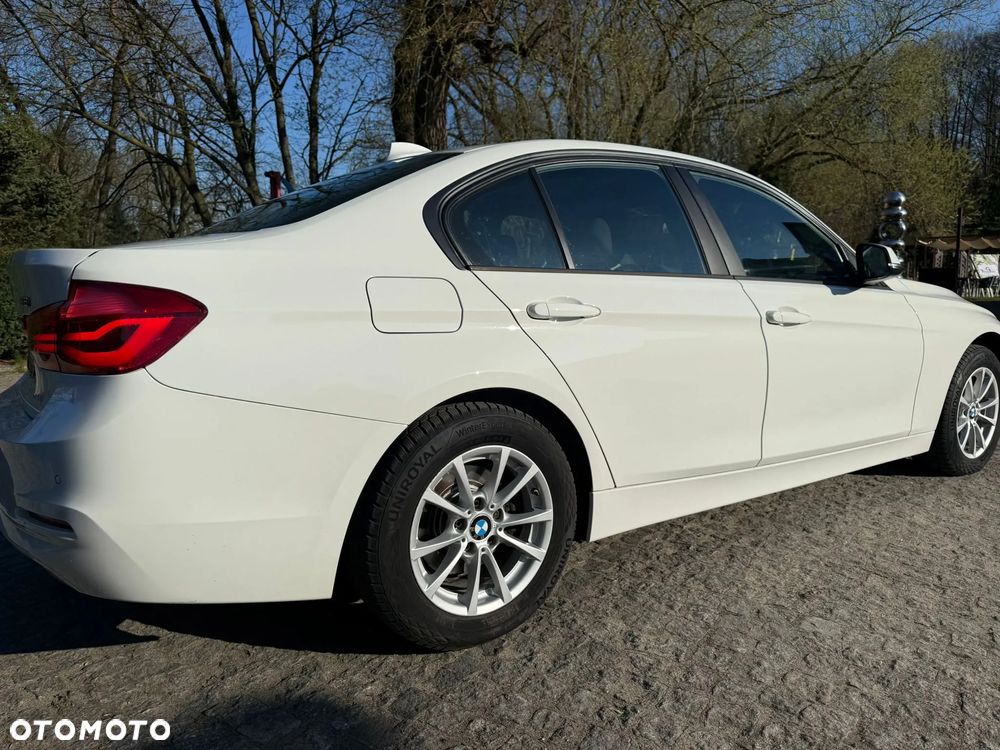 BMW Seria 3 318i Advantage - 12