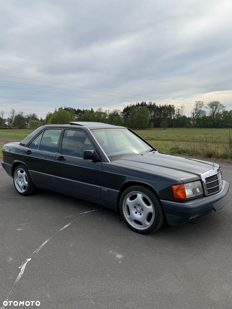 Mercedes-Benz W201 (190) - 4