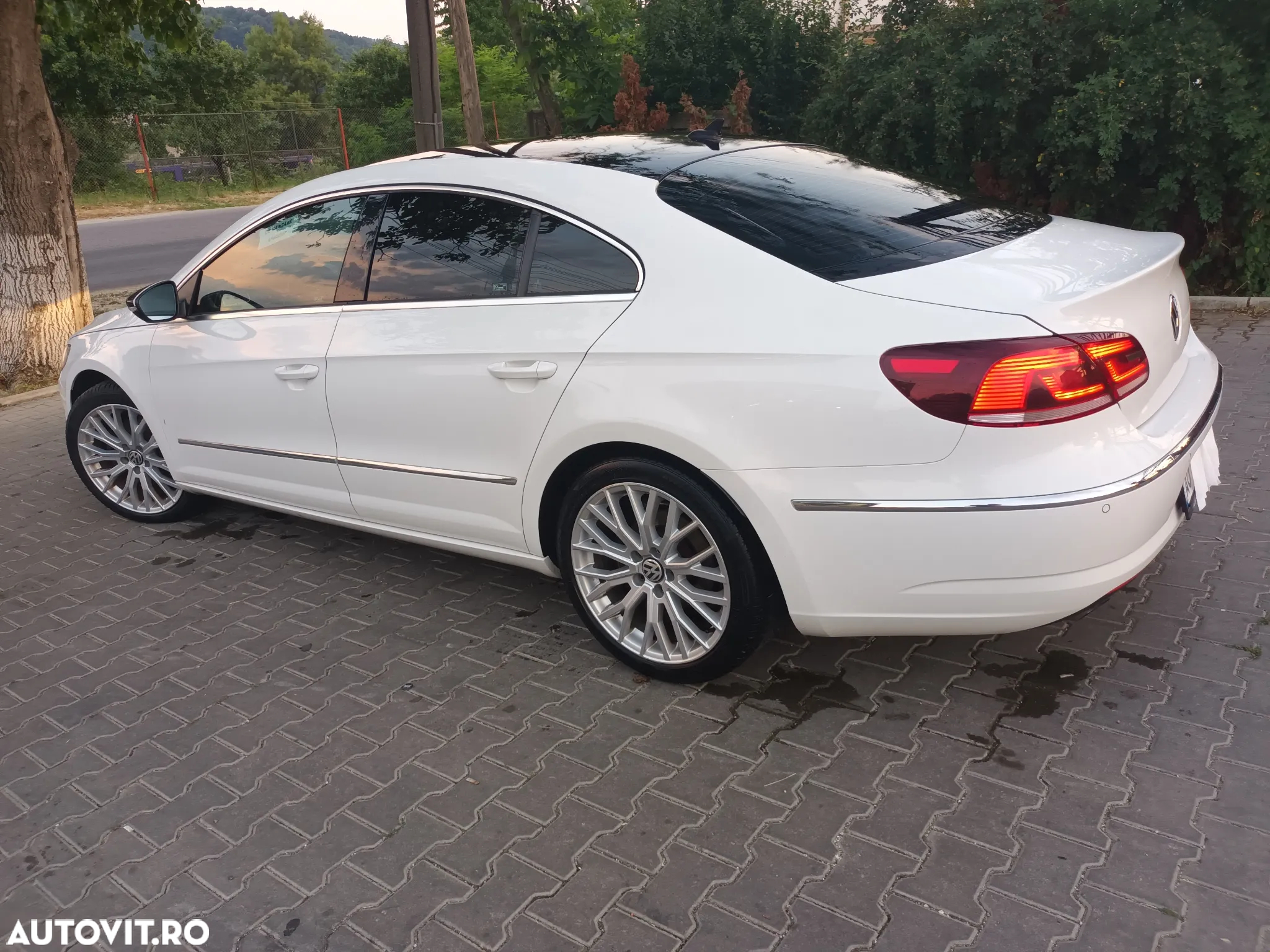 Volkswagen Passat CC 2.0 TDI BlueMotion Technology Exclusive - 5
