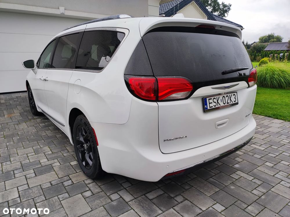Chrysler Pacifica - 6