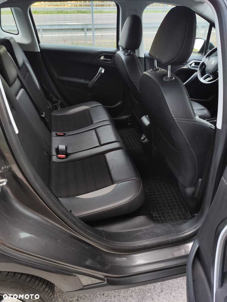 Peugeot 2008 1.6 BlueHDi Style - 12