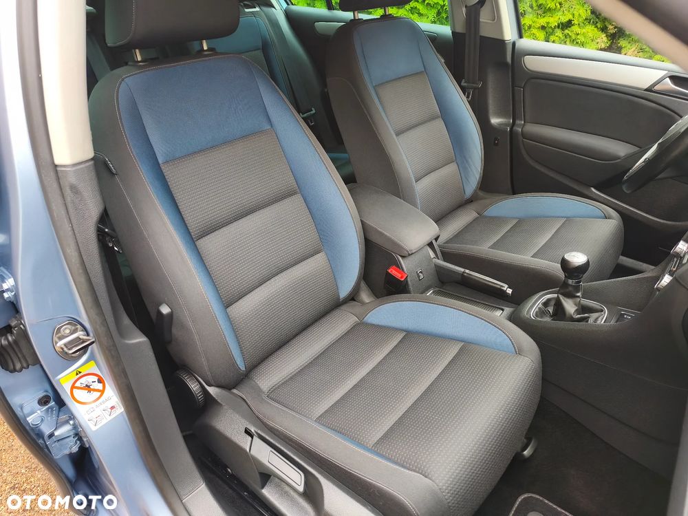 Volkswagen Golf - 34