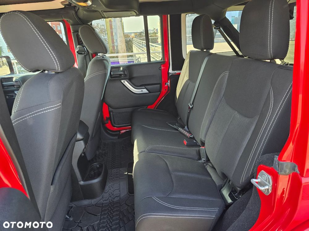 Jeep Wrangler Unlimited 3.6 Automatik Sahara - 17