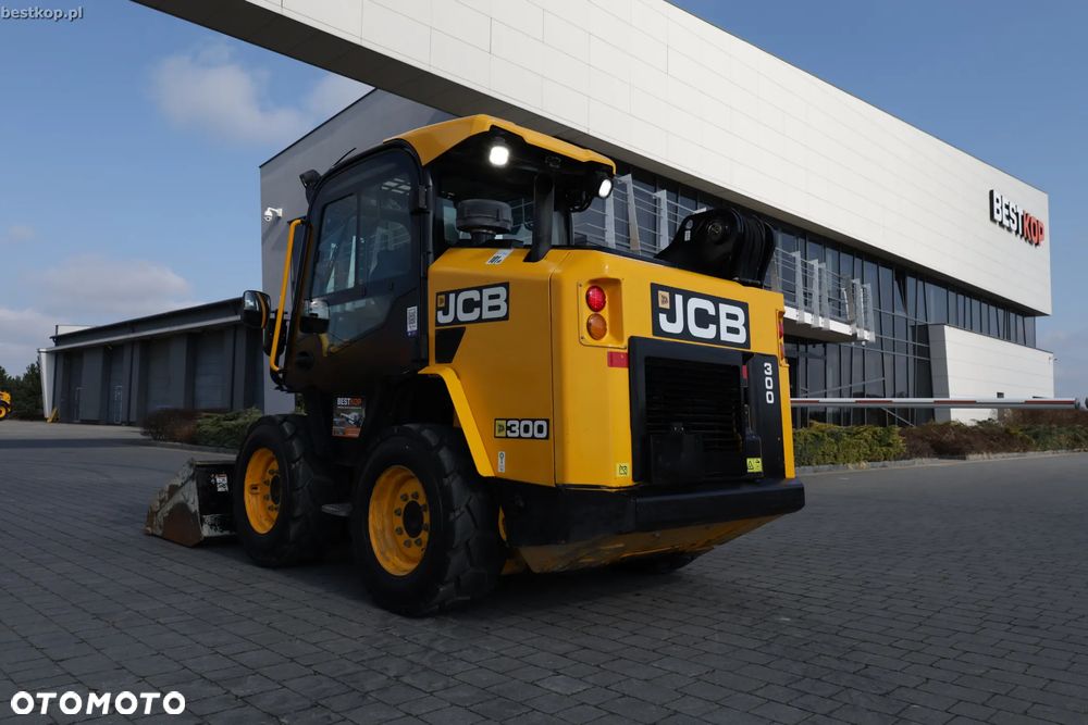 JCB 300 T4 Miniładowarka Skid steer - 6