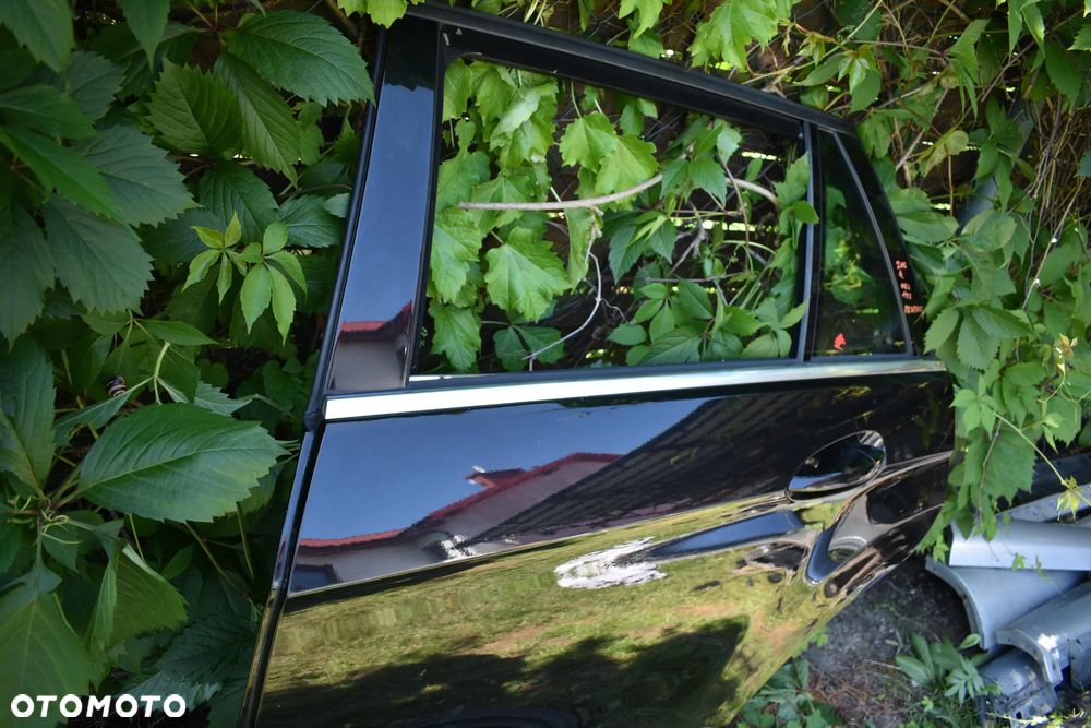 MERCEDES W212 KOMBI DRZWI LEWE TYLNE 197 ORG - 11