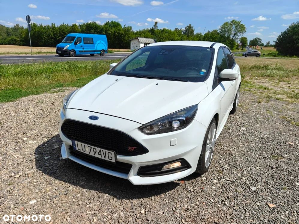 Ford Focus 2.0 EcoBoost ST mit Leder-Sport-Paket