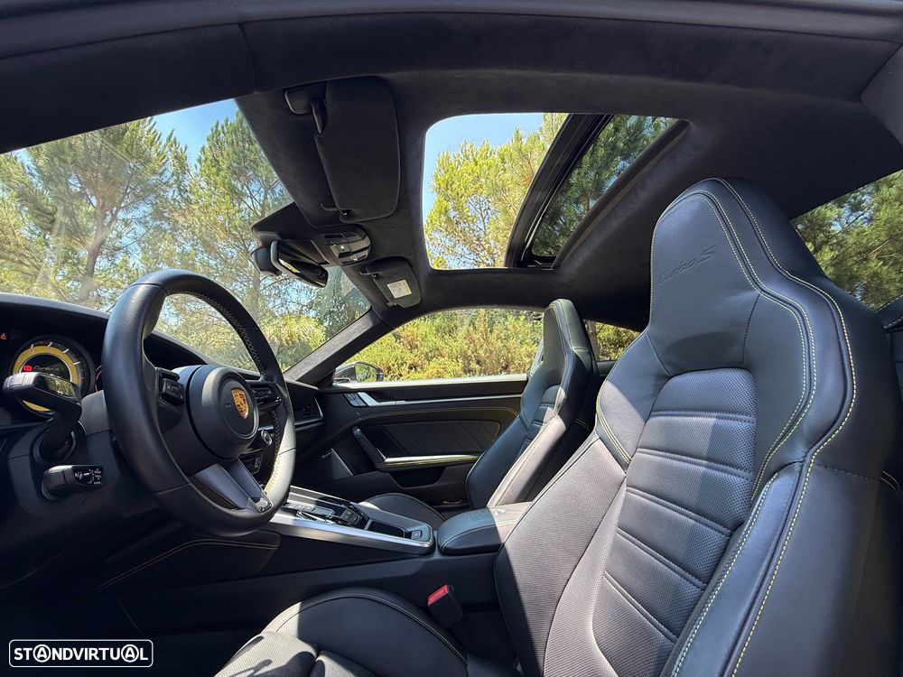 Porsche 911 (992) Turbo S - 28