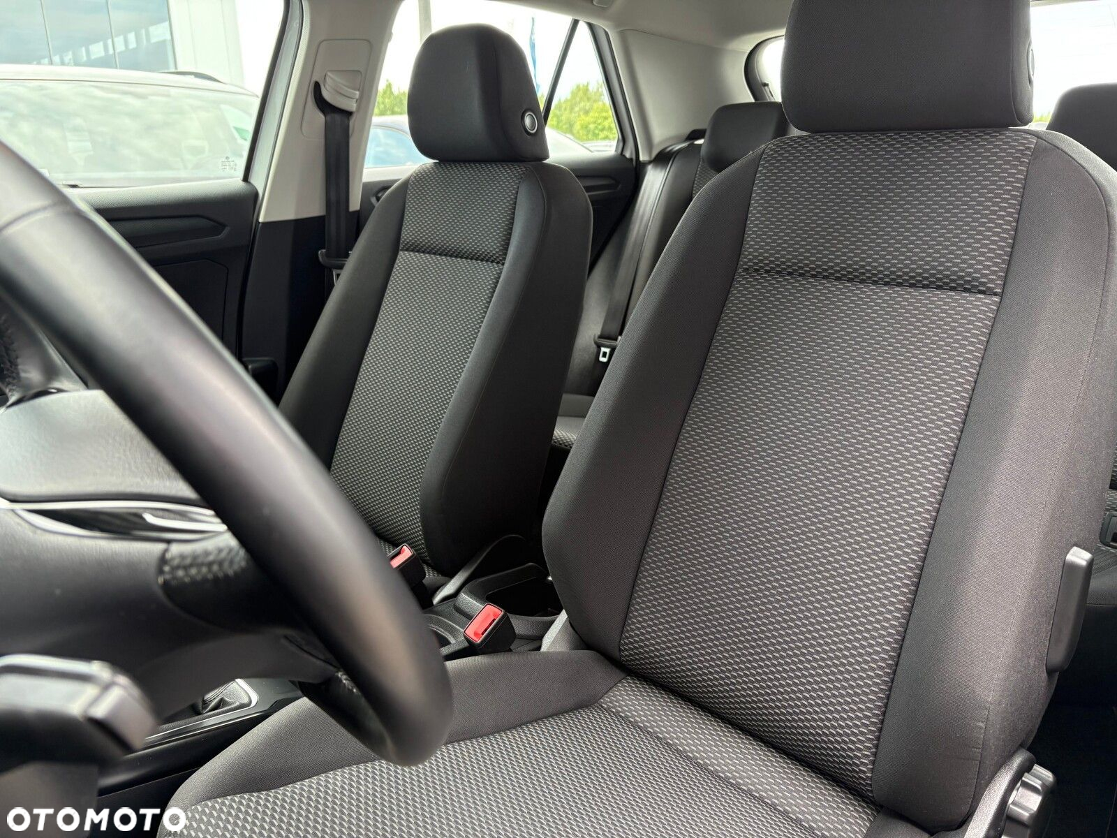 Volkswagen T-Roc - 12